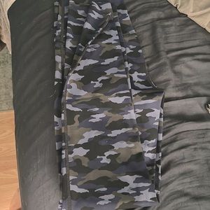 Aerie blue camo leggings